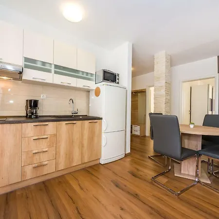 Simoni Zd Appartamento Zara