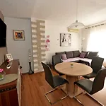 Simoni Zd Apartment